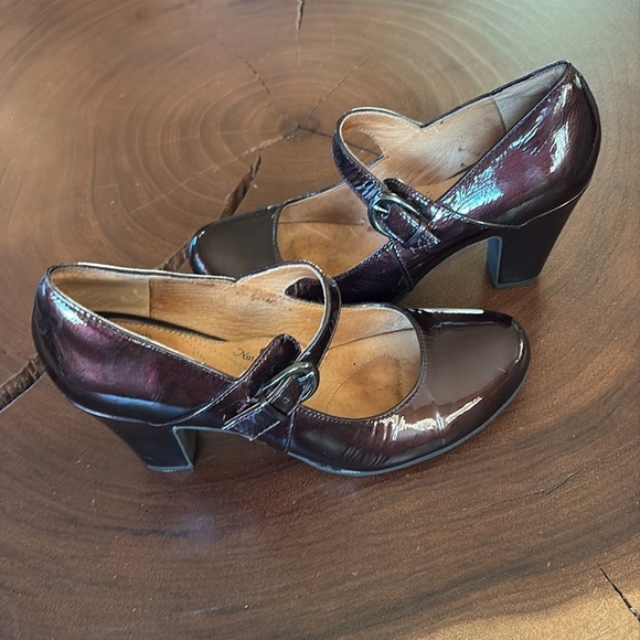 SOFFT Miranda Mary Jane Patent Leather High Heel Pump Dress Shoes 9.5M - Picture 4 of 7